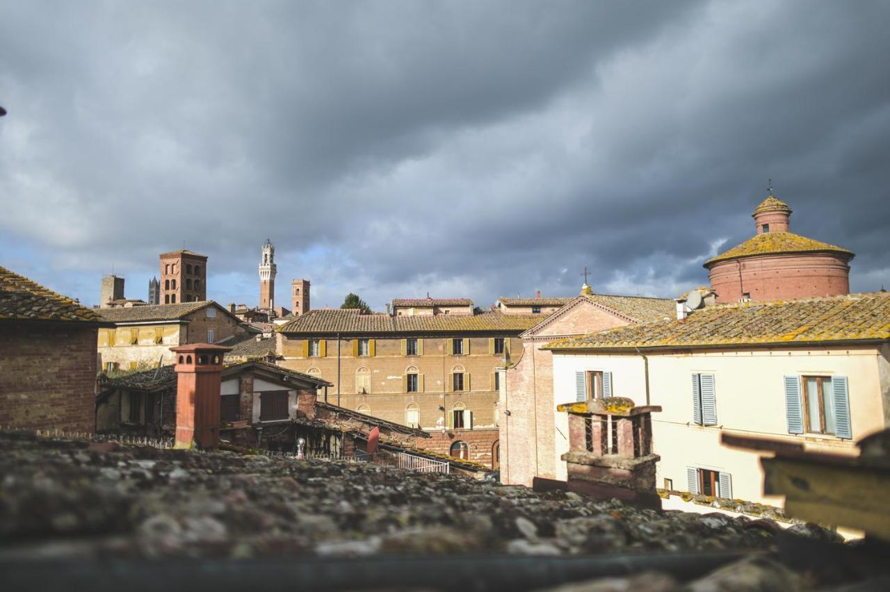 Apartamento Un Terrazzo Sulla Magia Siena Exterior foto
