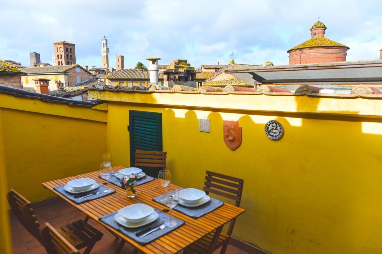 Apartamento Un Terrazzo Sulla Magia Siena Exterior foto